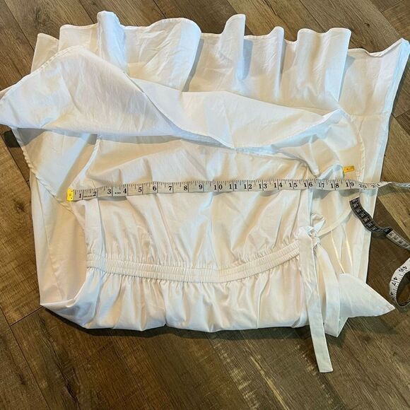 Saks Fifth Avenue Dress, white. Size m - Picture 7 of 7